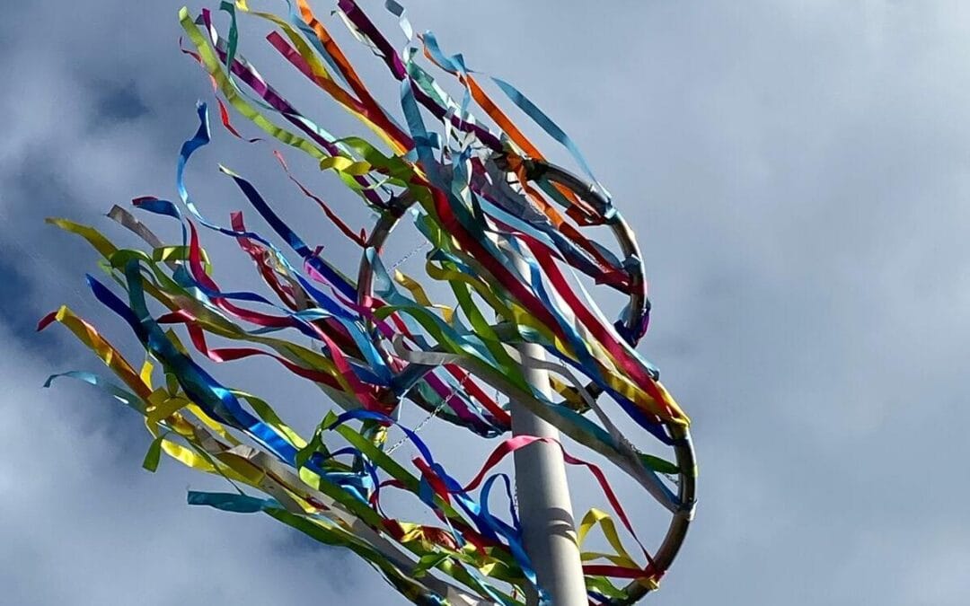 Der Maibaum in Walle steht!